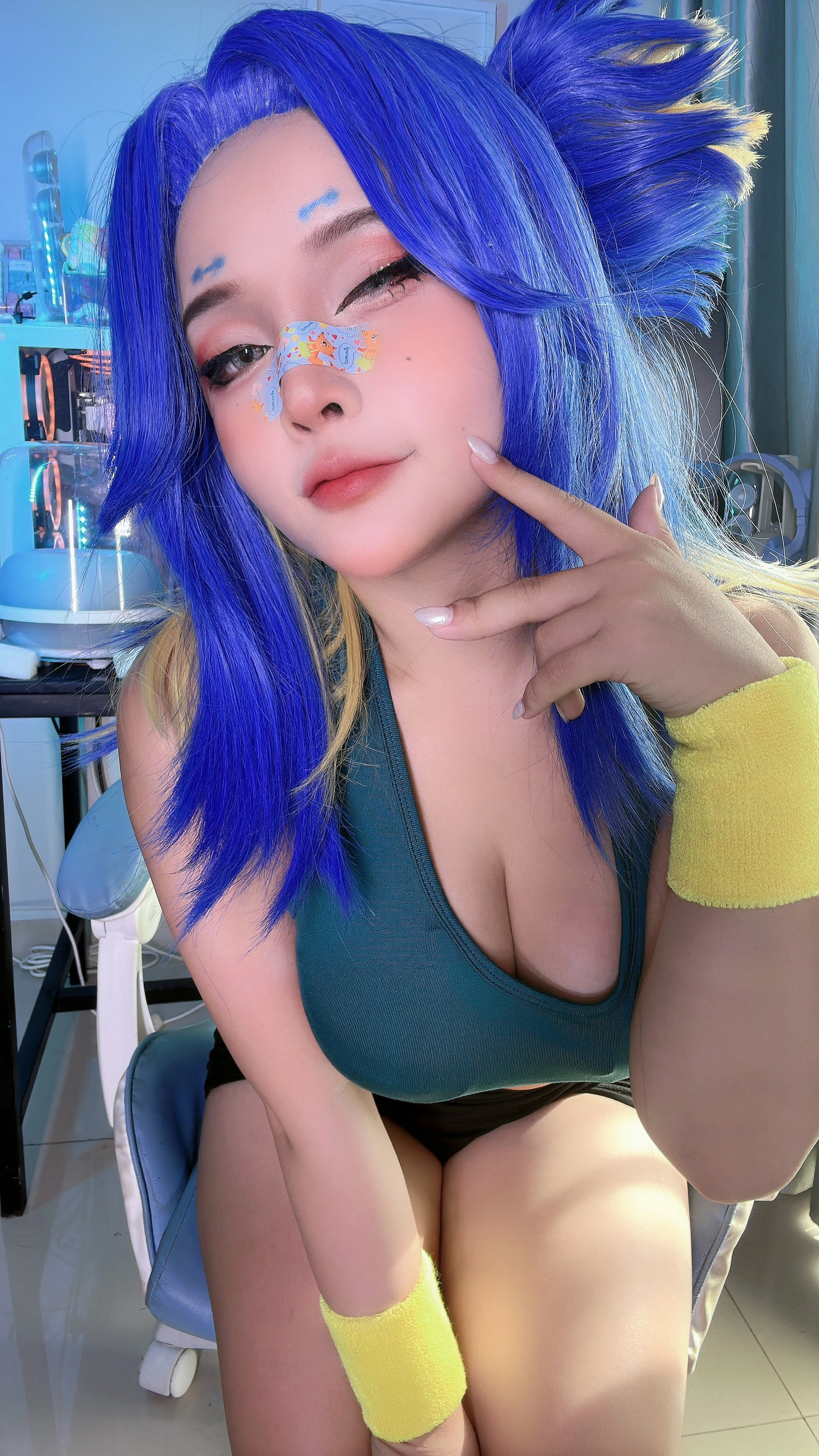 Sayo Momo – NO.058 Neon&Valorant b0dy oil 1